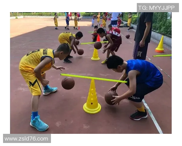 篮球新手必看：力量训练基础与技巧全解析助你快速提升球技