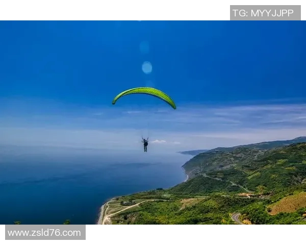 男士泳装时尚潮流解析 引领夏季海滩新风尚 打造完美夏日度假造型 男士泳装时尚潮流解析 引领夏季海滩新风尚 打造完美夏日度假造型